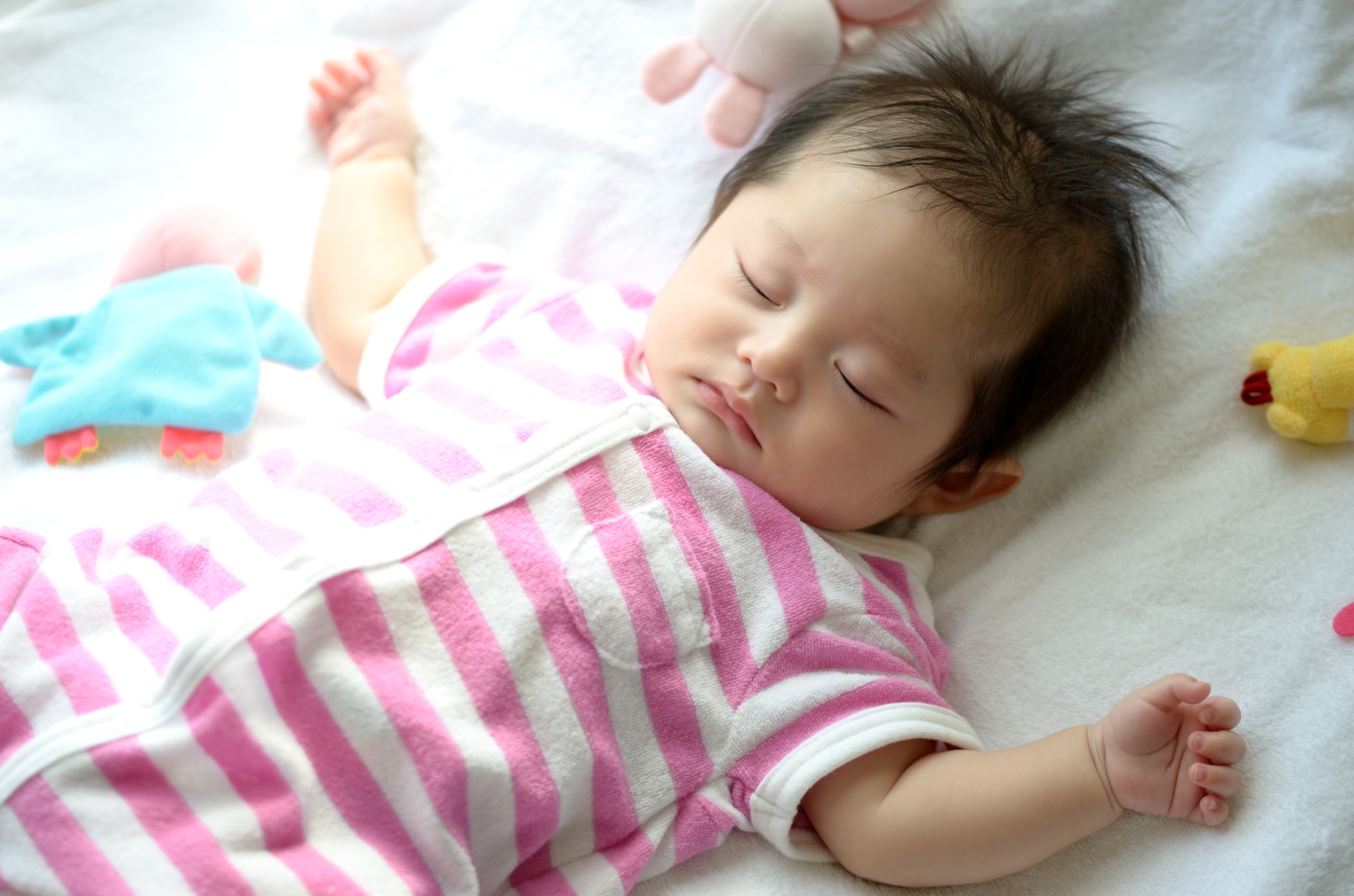 赤ちゃんのお昼寝はどれくらい必要？月齢別で変わる赤ちゃんの睡眠時間 TAKMIXヒーリングミュージック